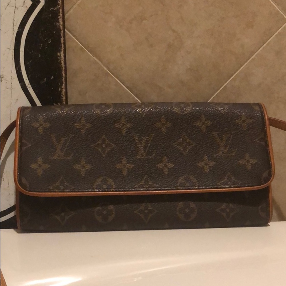 LOUIS VUITTON MONEY BAG